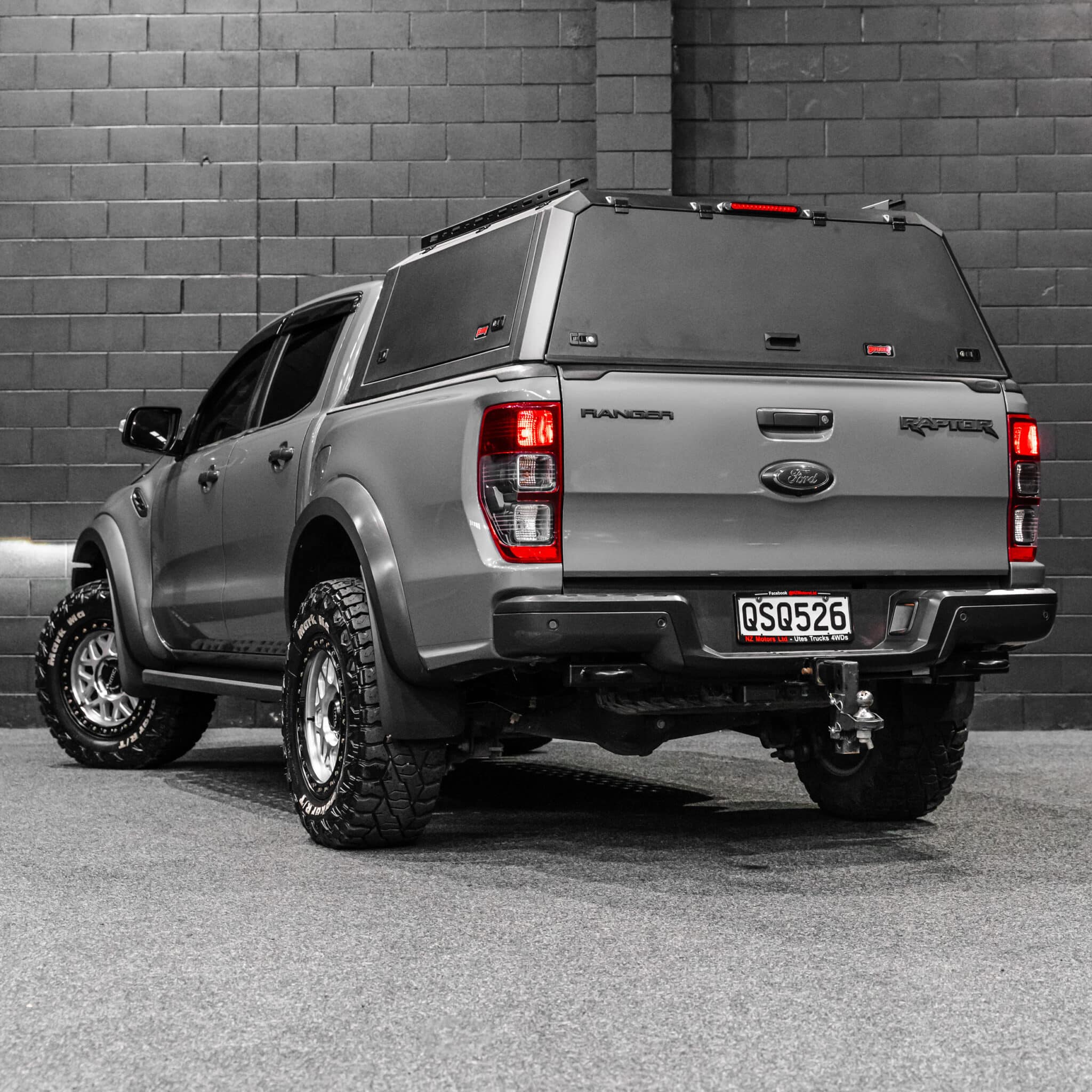 DEFENDER Aluminium Windowless Canopy