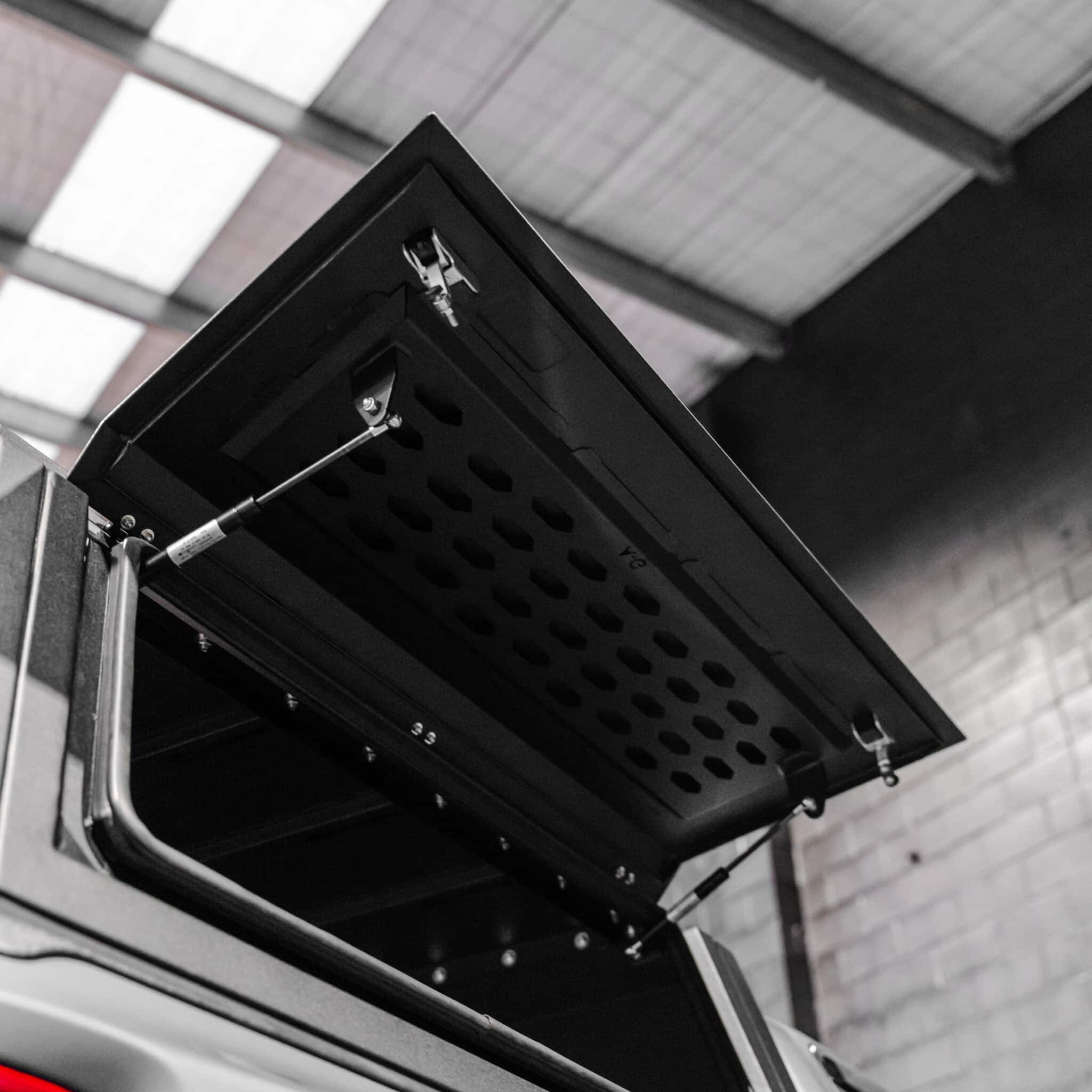 DEFENDER Aluminium Windowless Canopy - Image 11