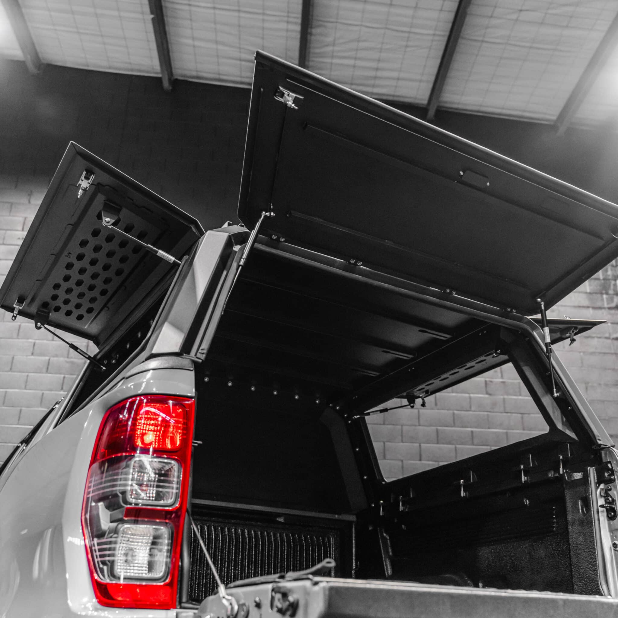 DEFENDER Aluminium Windowless Canopy - Image 7