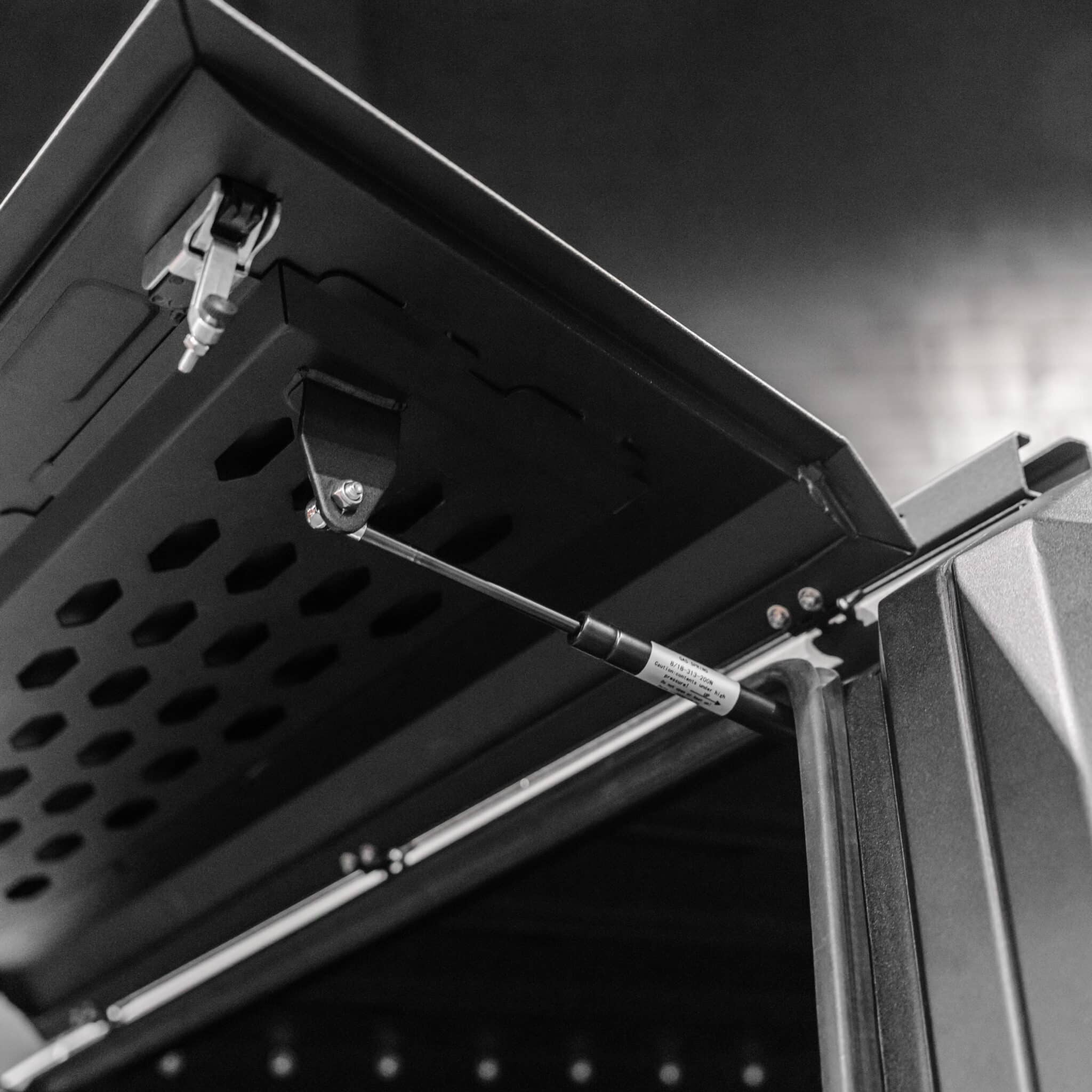 DEFENDER Aluminium Windowless Canopy - Image 9