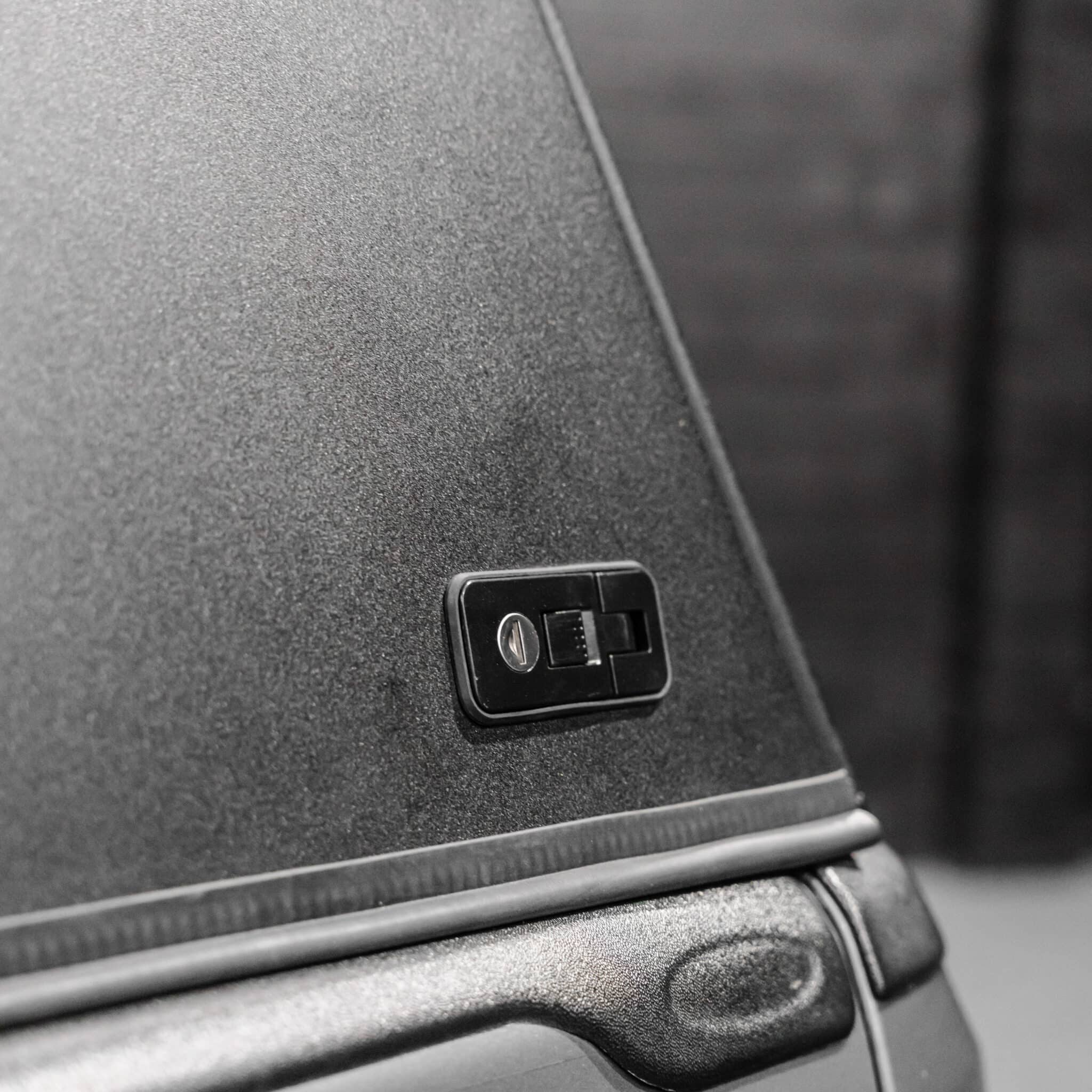 DEFENDER Aluminium Windowless Canopy - Image 5