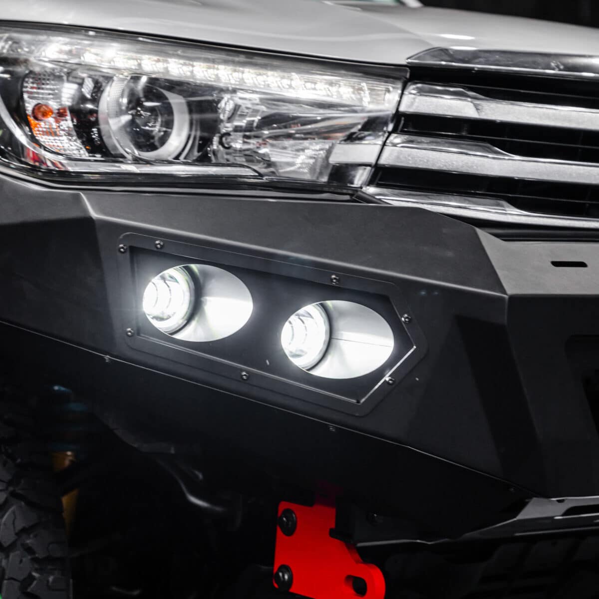 DEFENDER Off-Road Loopless Bull-Bar - Image 10