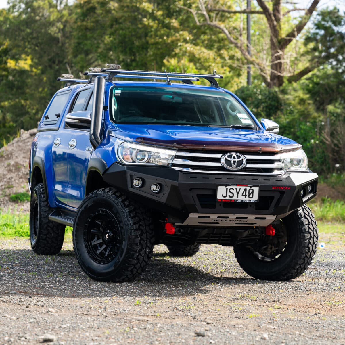 DEFENDER Off-Road Loopless Bull-Bar