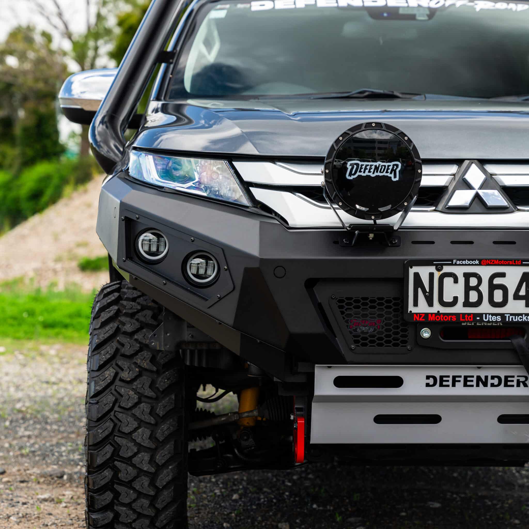 DEFENDER Off-Road Loopless Bull-Bar - Image 4