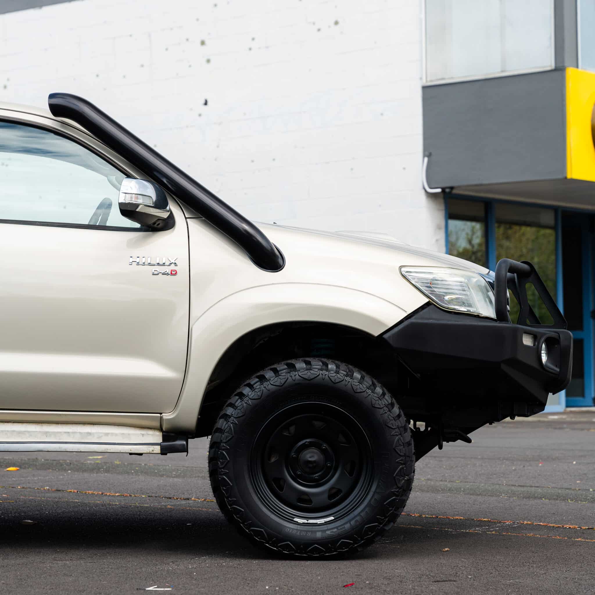 DEFENDER OFF-ROAD STAINLESS SNORKEL - Image 2