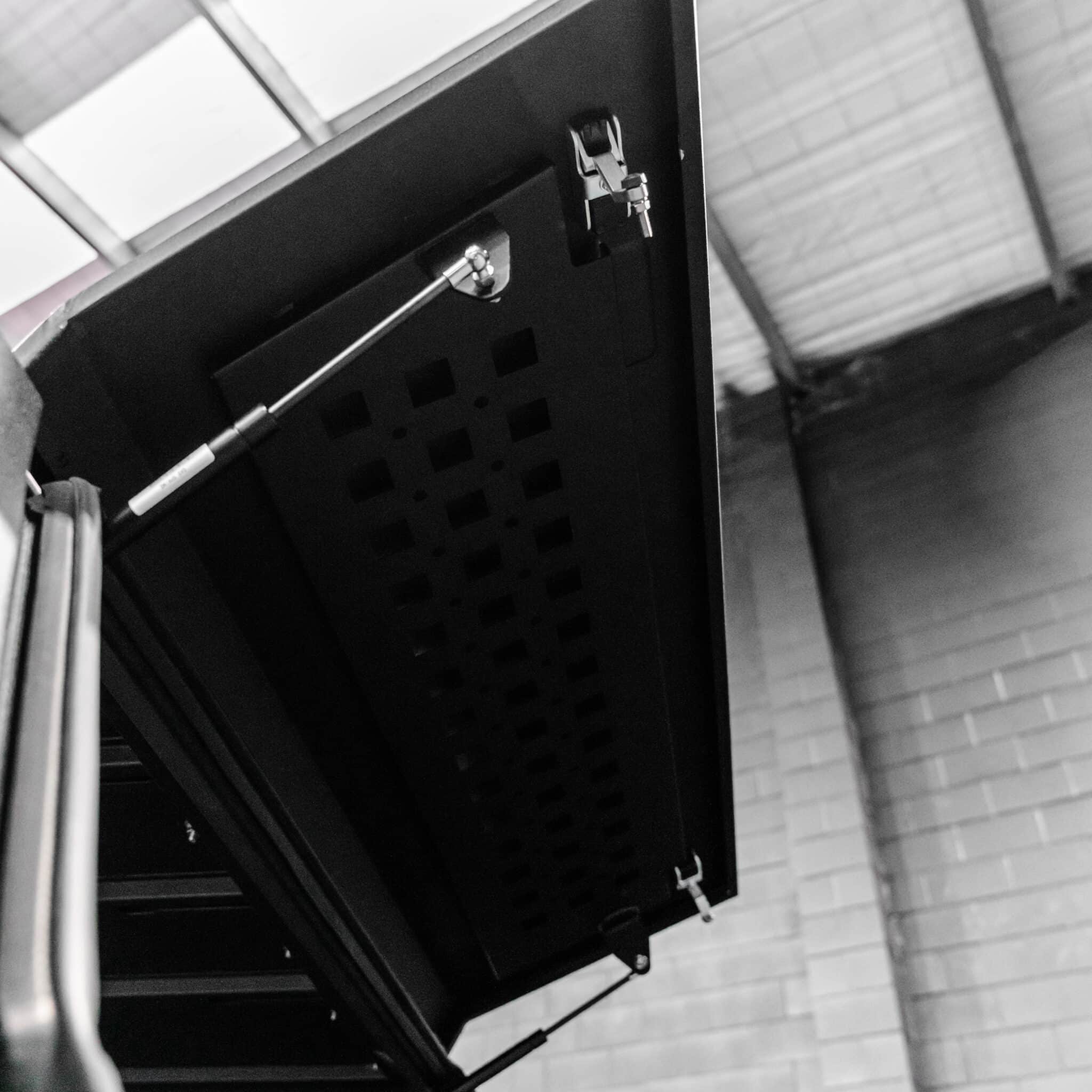 DEFENDER Aluminium Windowless Canopy - Image 13