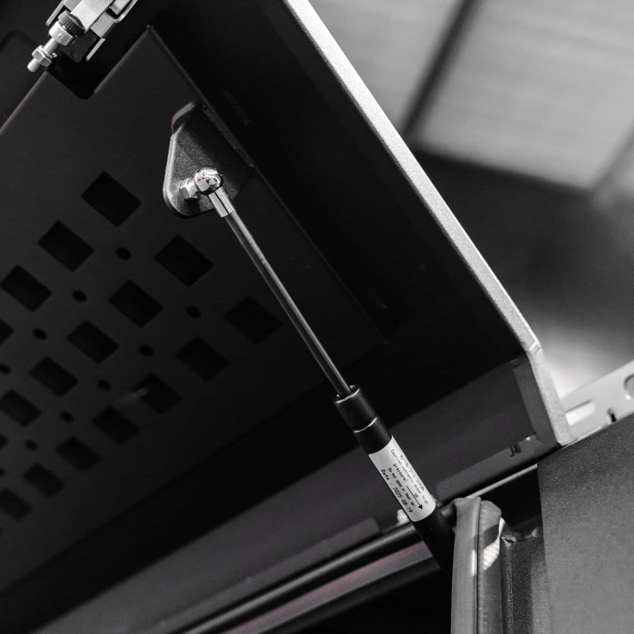 DEFENDER Aluminium Windowless Canopy - Image 14