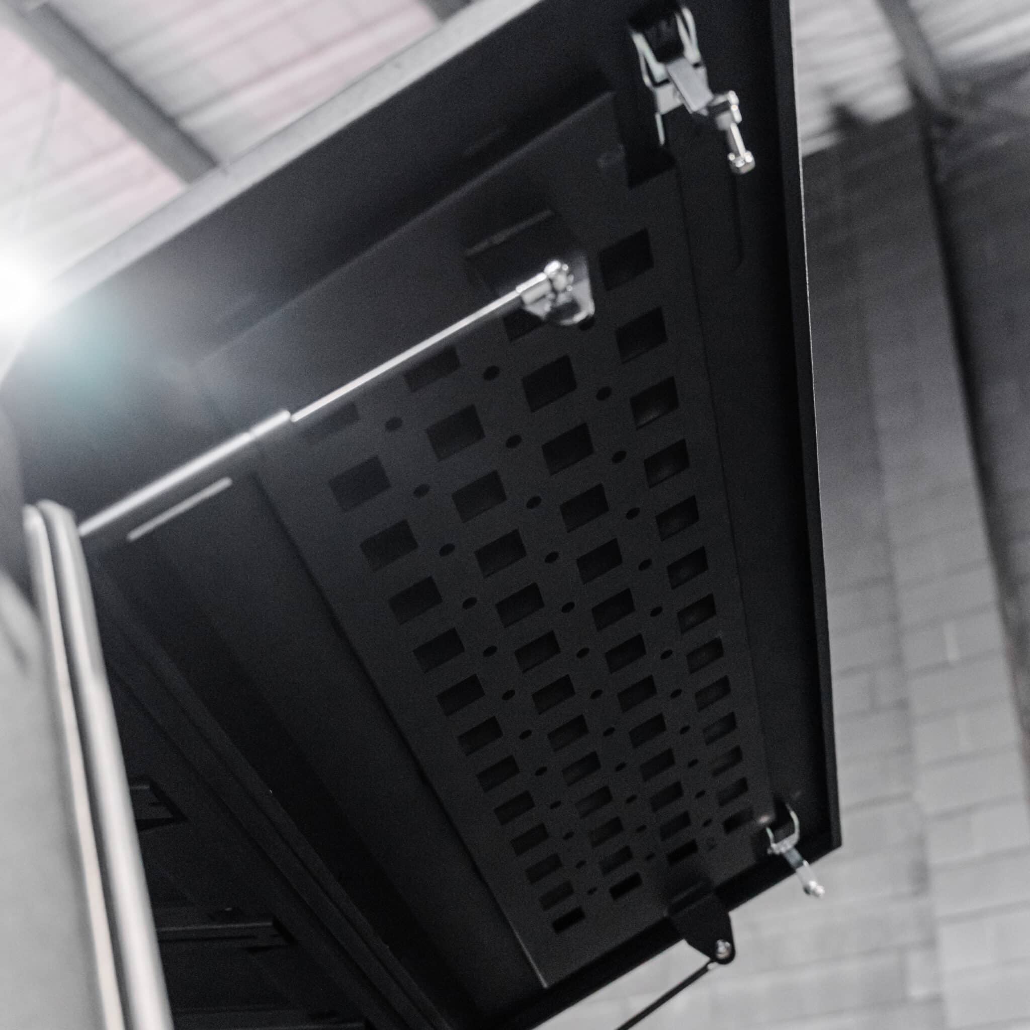 DEFENDER Aluminium Windowless Canopy - Image 11