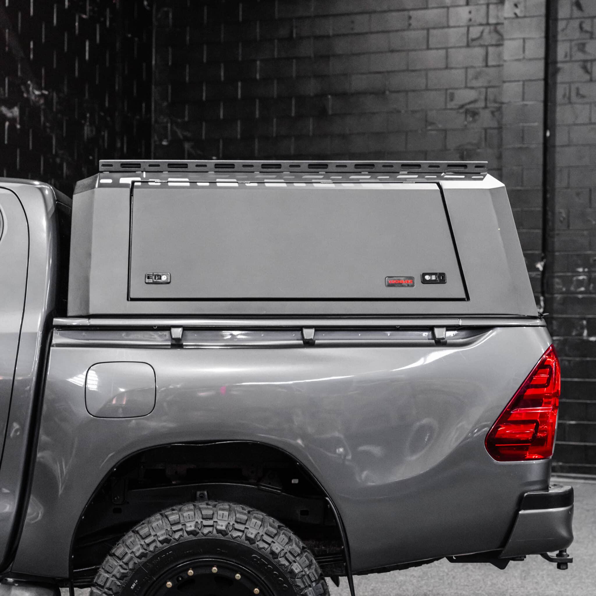 DEFENDER Aluminium Windowless Canopy - Image 5