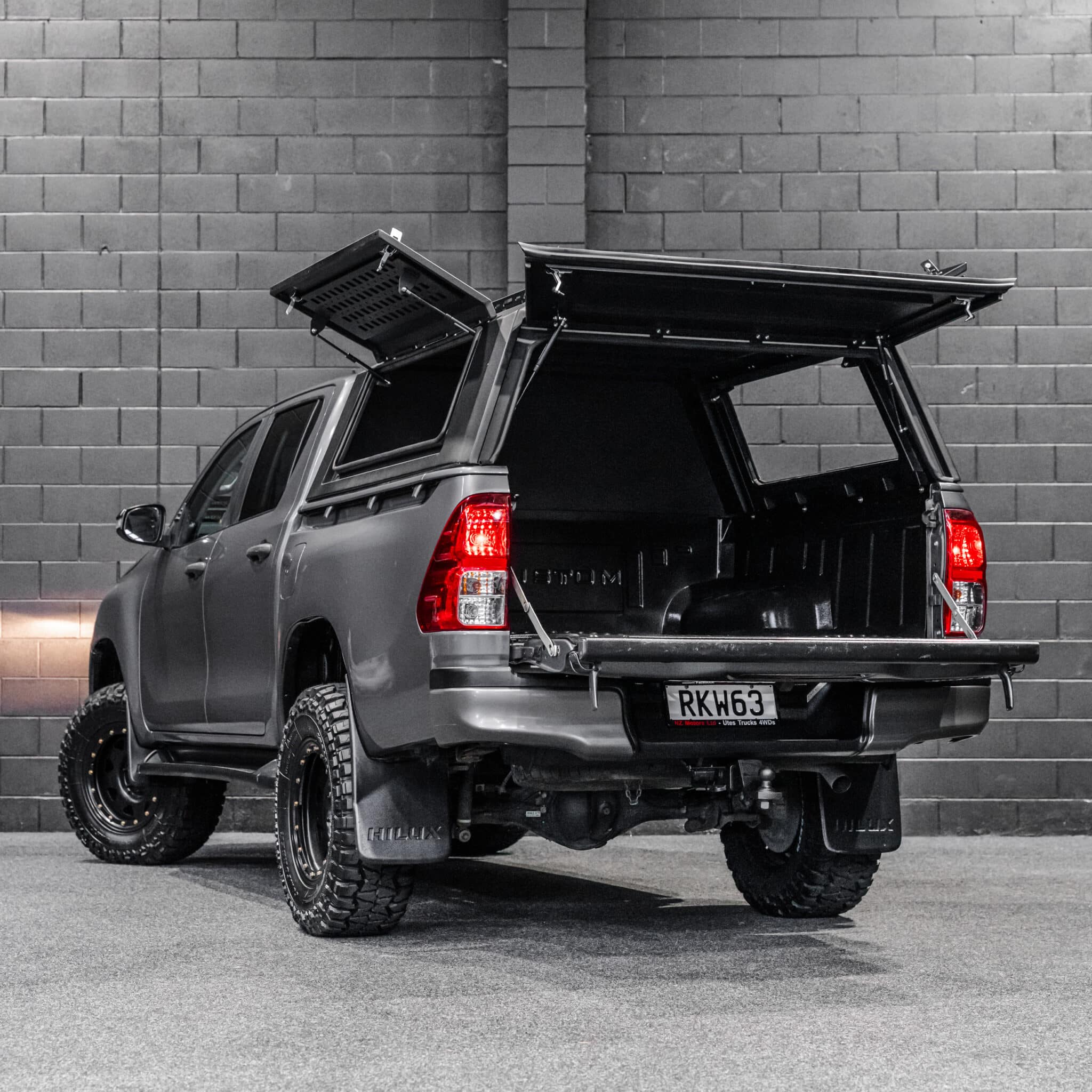 DEFENDER Aluminium Windowless Canopy - Image 8