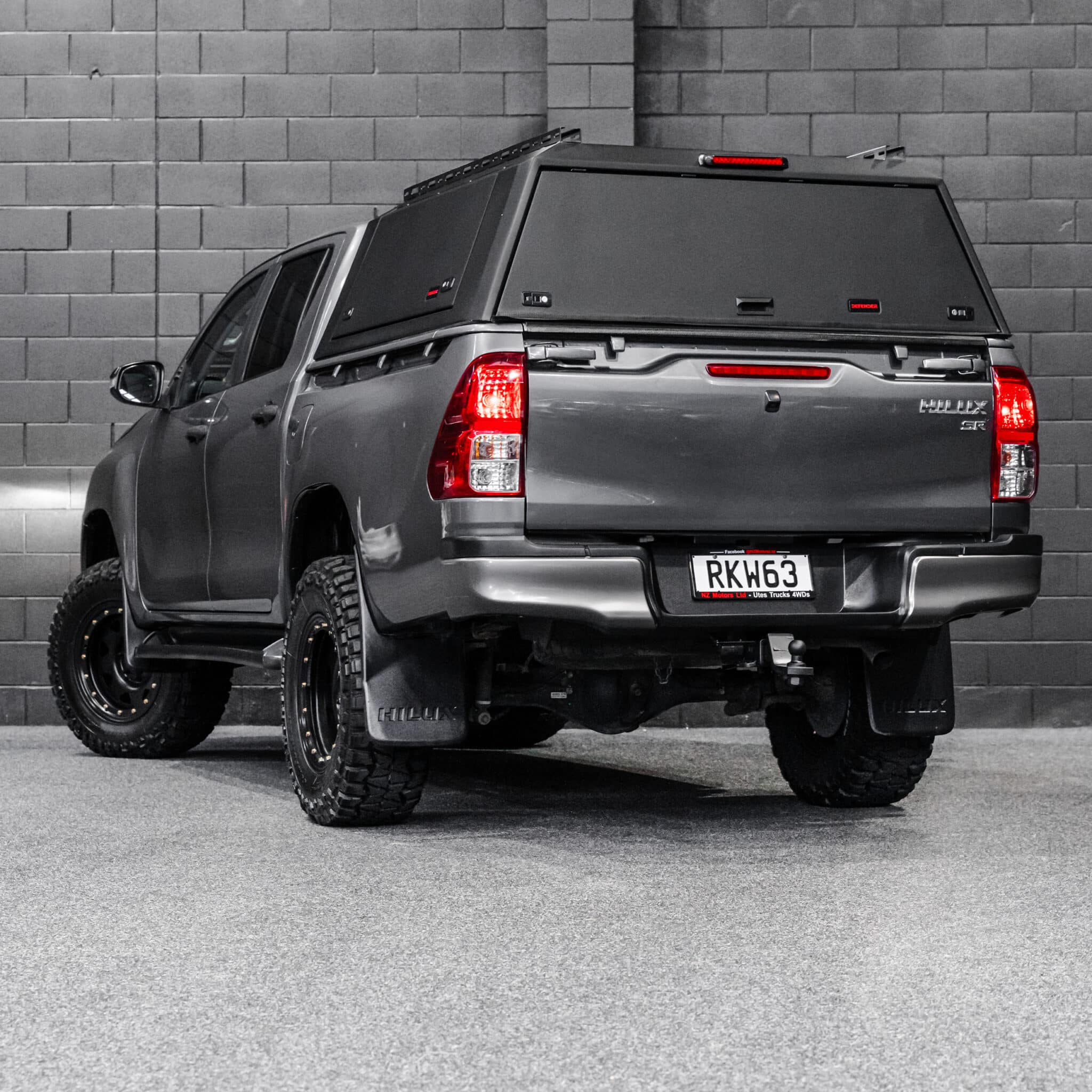 DEFENDER Aluminium Windowless Canopy