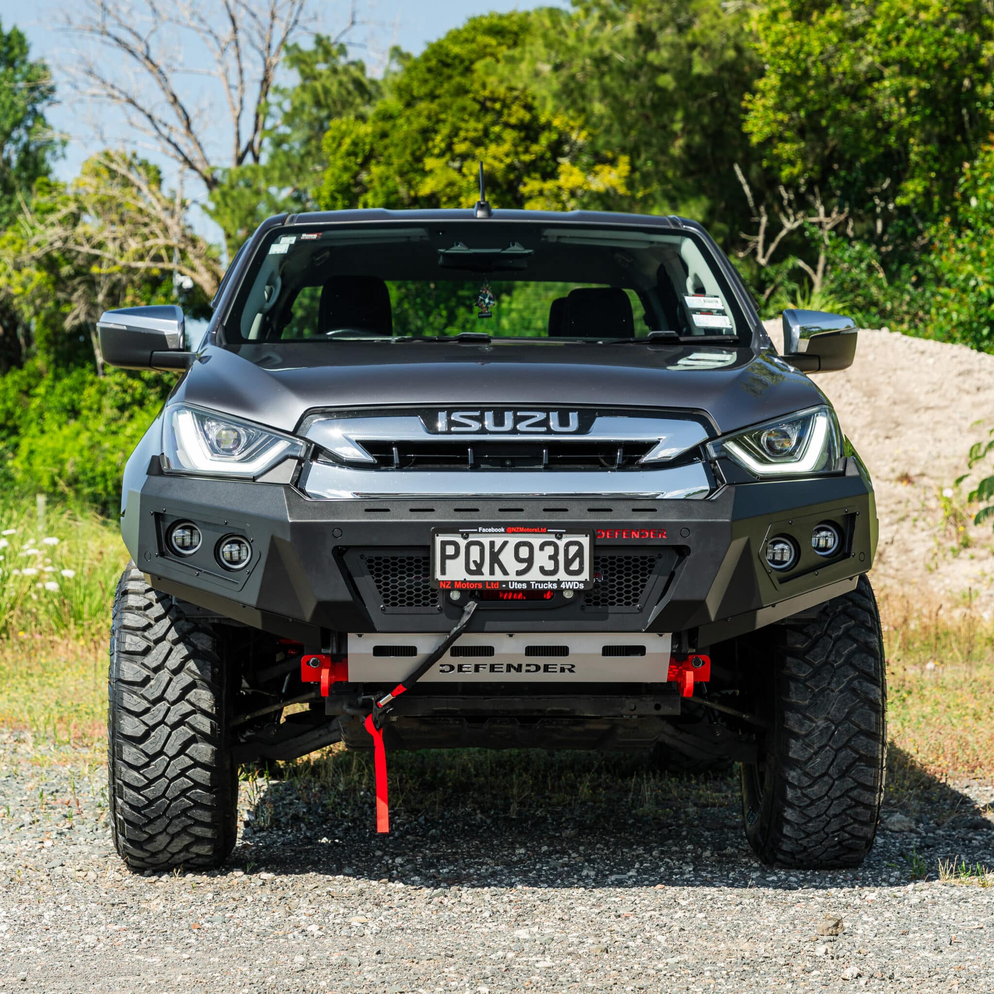 DEFENDER Off-Road Loopless Bull-Bar - Image 2