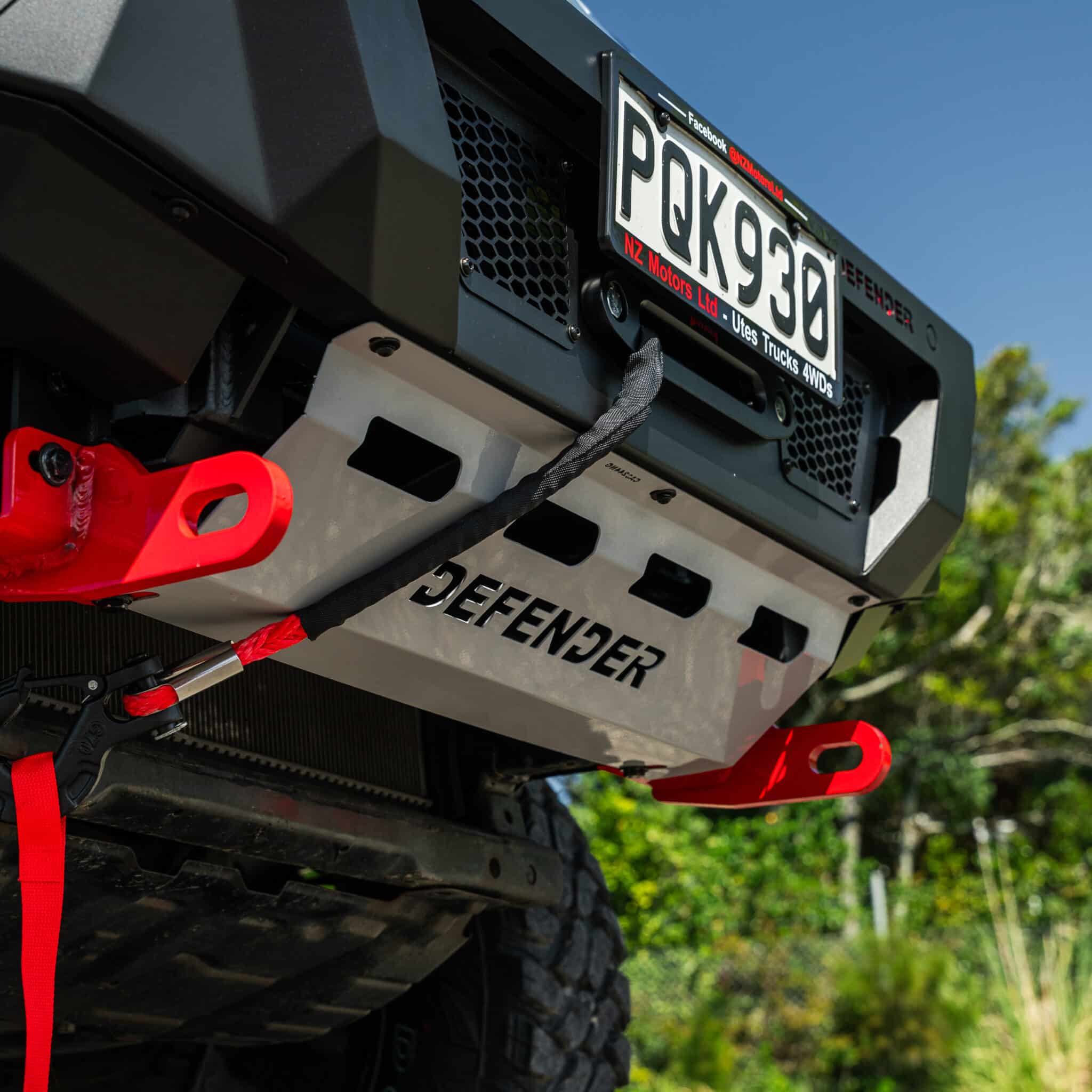 DEFENDER Off-Road Loopless Bull-Bar - Image 9