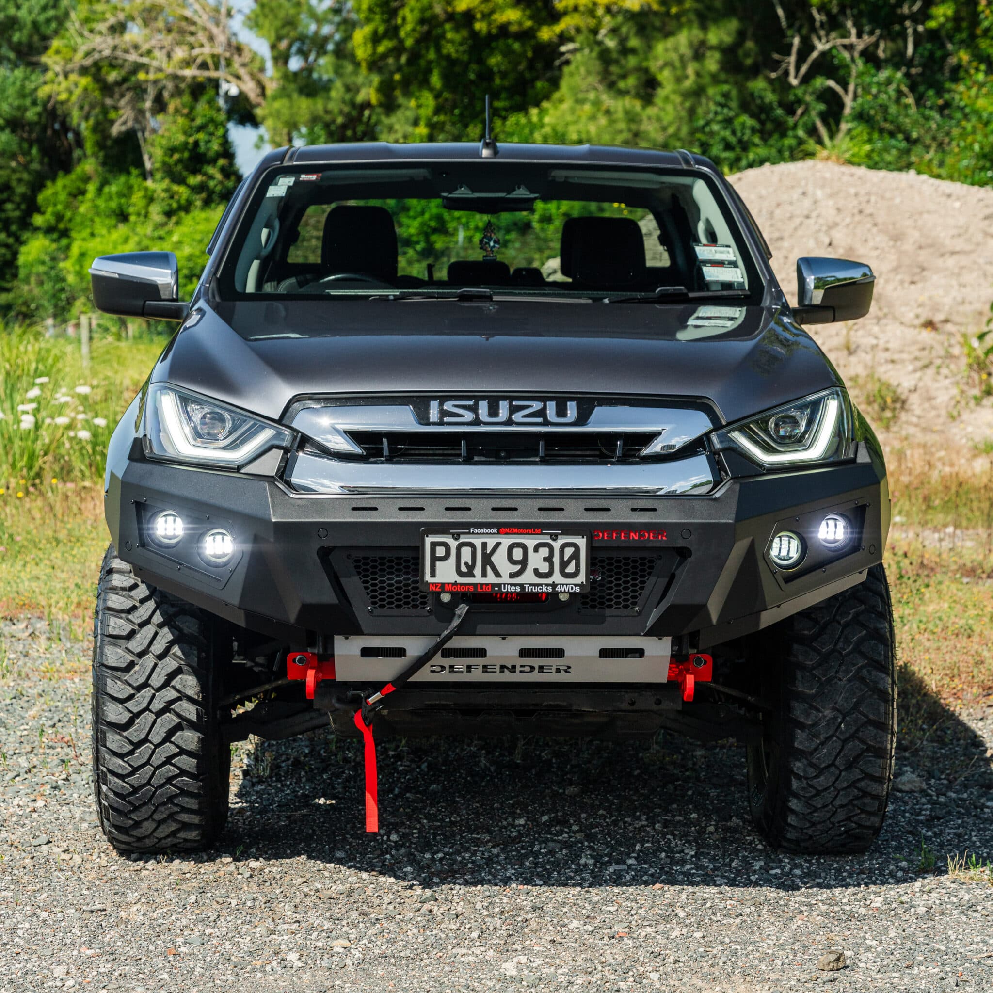 DEFENDER Off-Road Loopless Bull-Bar - Image 12