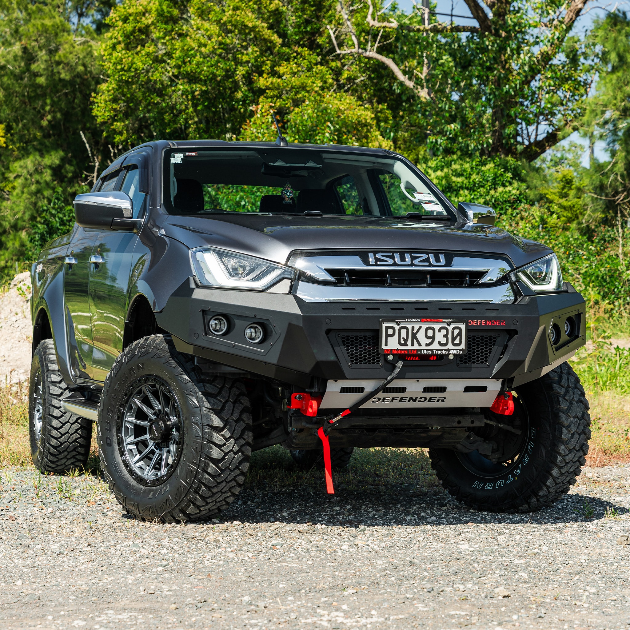 DEFENDER Off-Road Loopless Bull-Bar