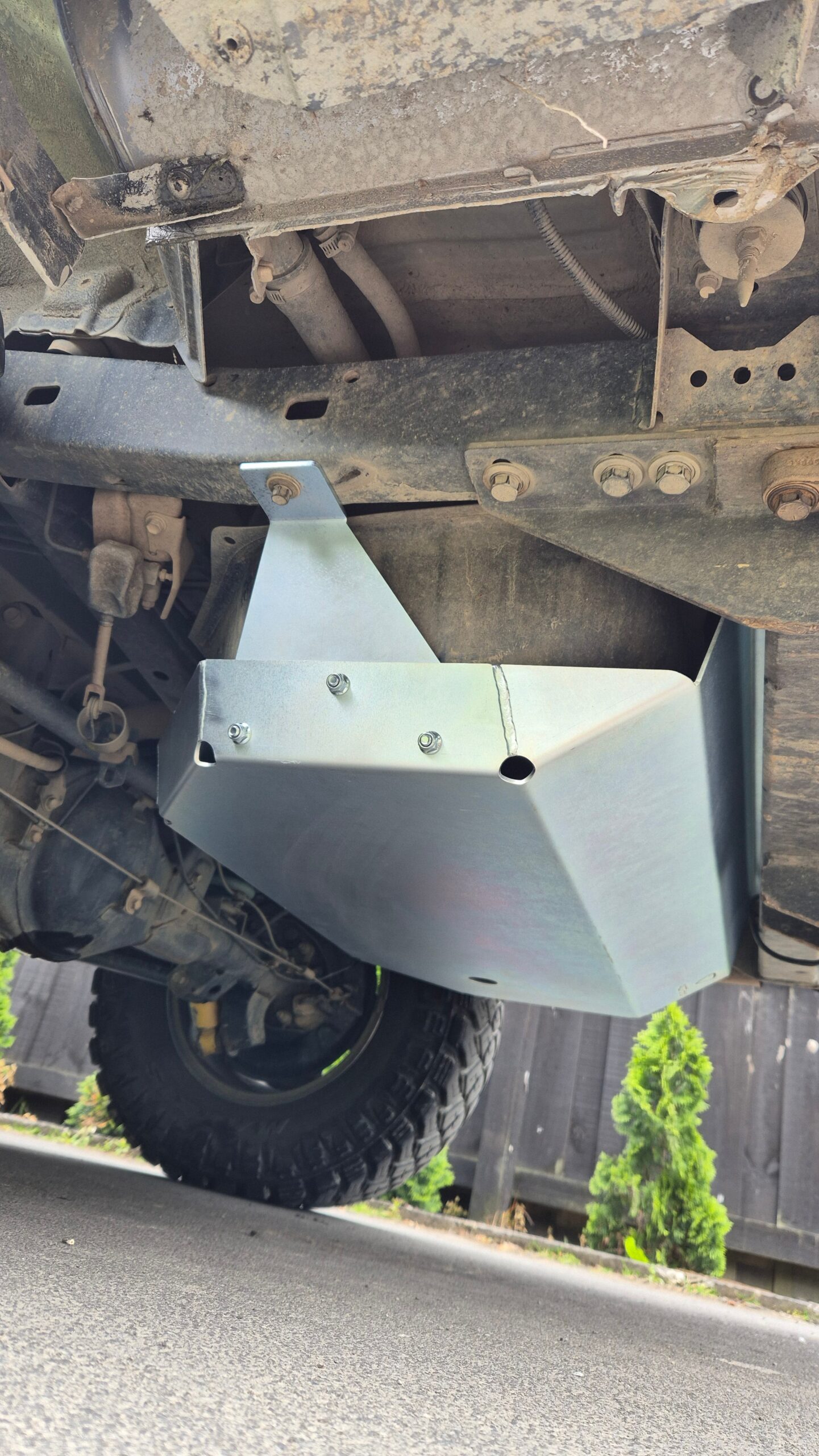 Toyota Prado 95 series LWB 1996-2002 Fuel Tank Bash Plate - Image 4