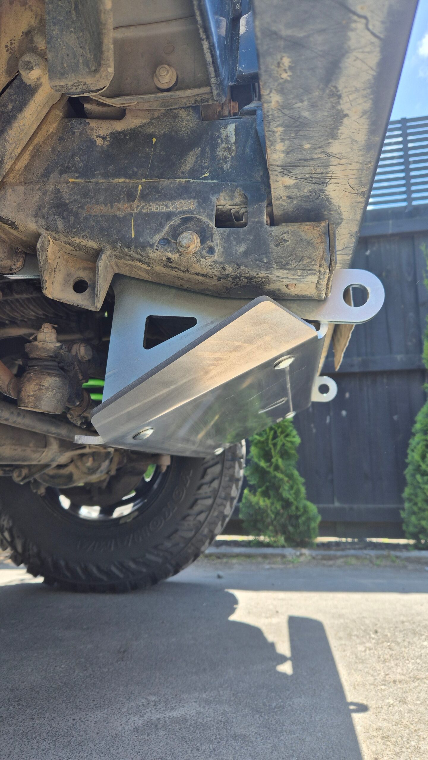 Land Rover Defender Steering Guard - Image 2