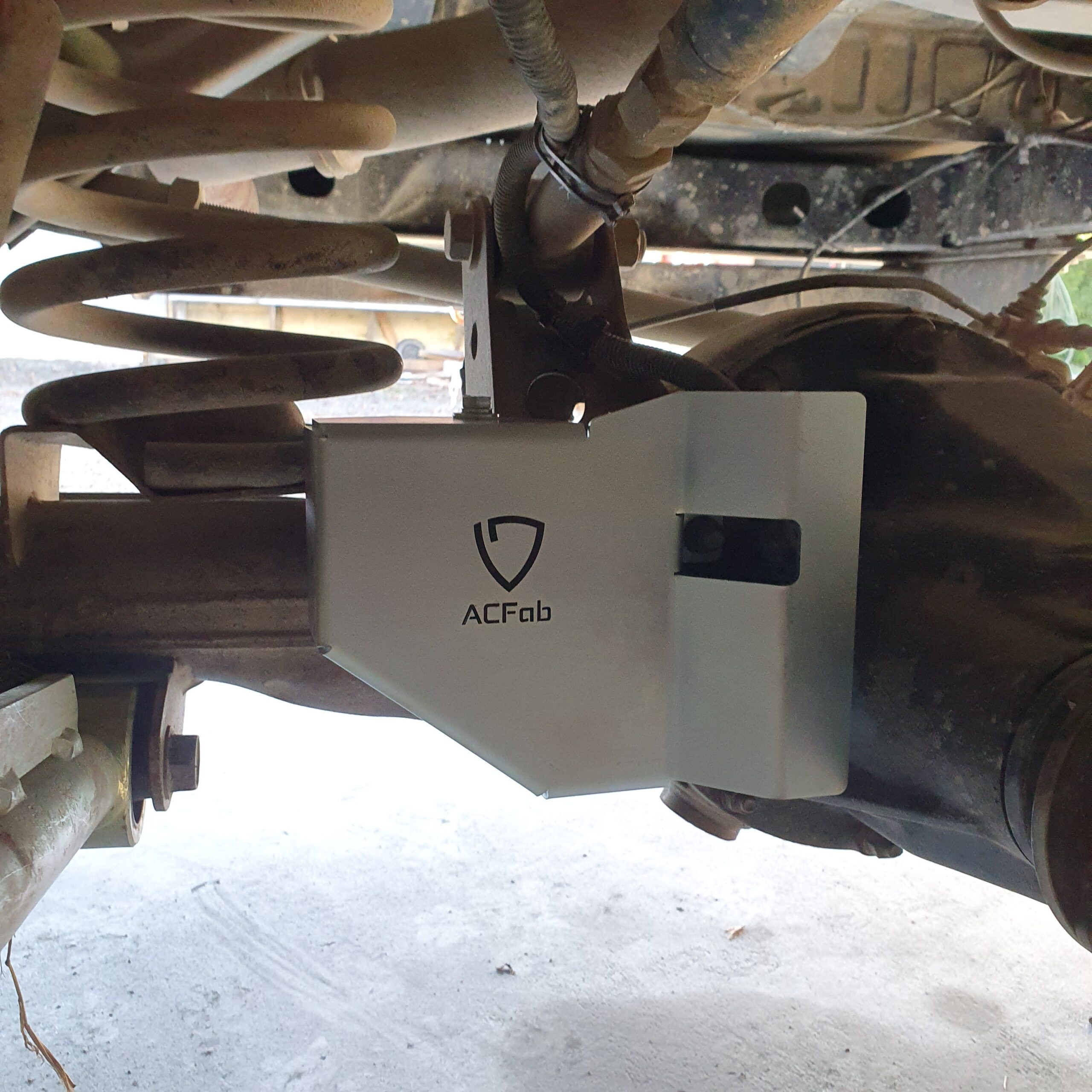 Toyota Landcruiser 76/78/79 and 80 series Rear Diff Locker Guard